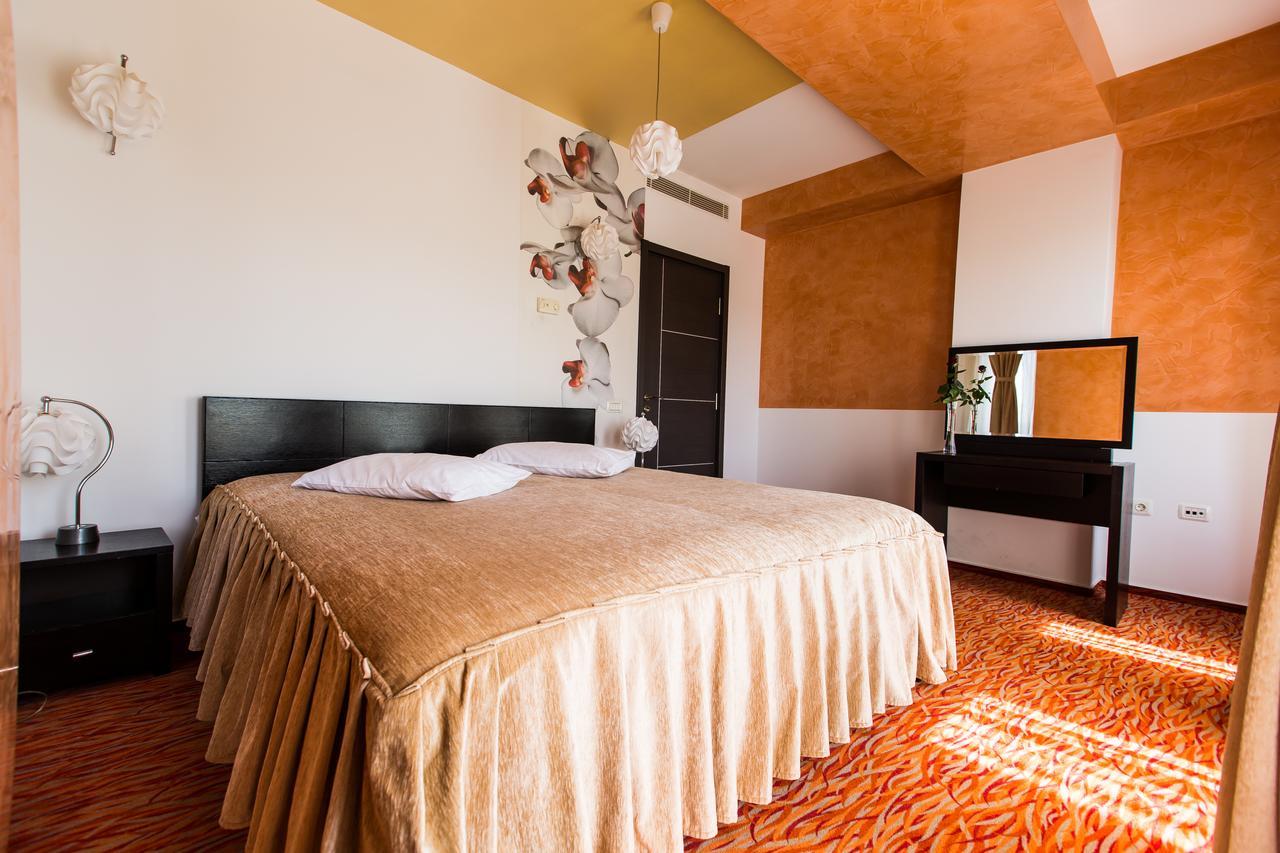 Hotel Grandis Apulum Mioveni Extérieur photo