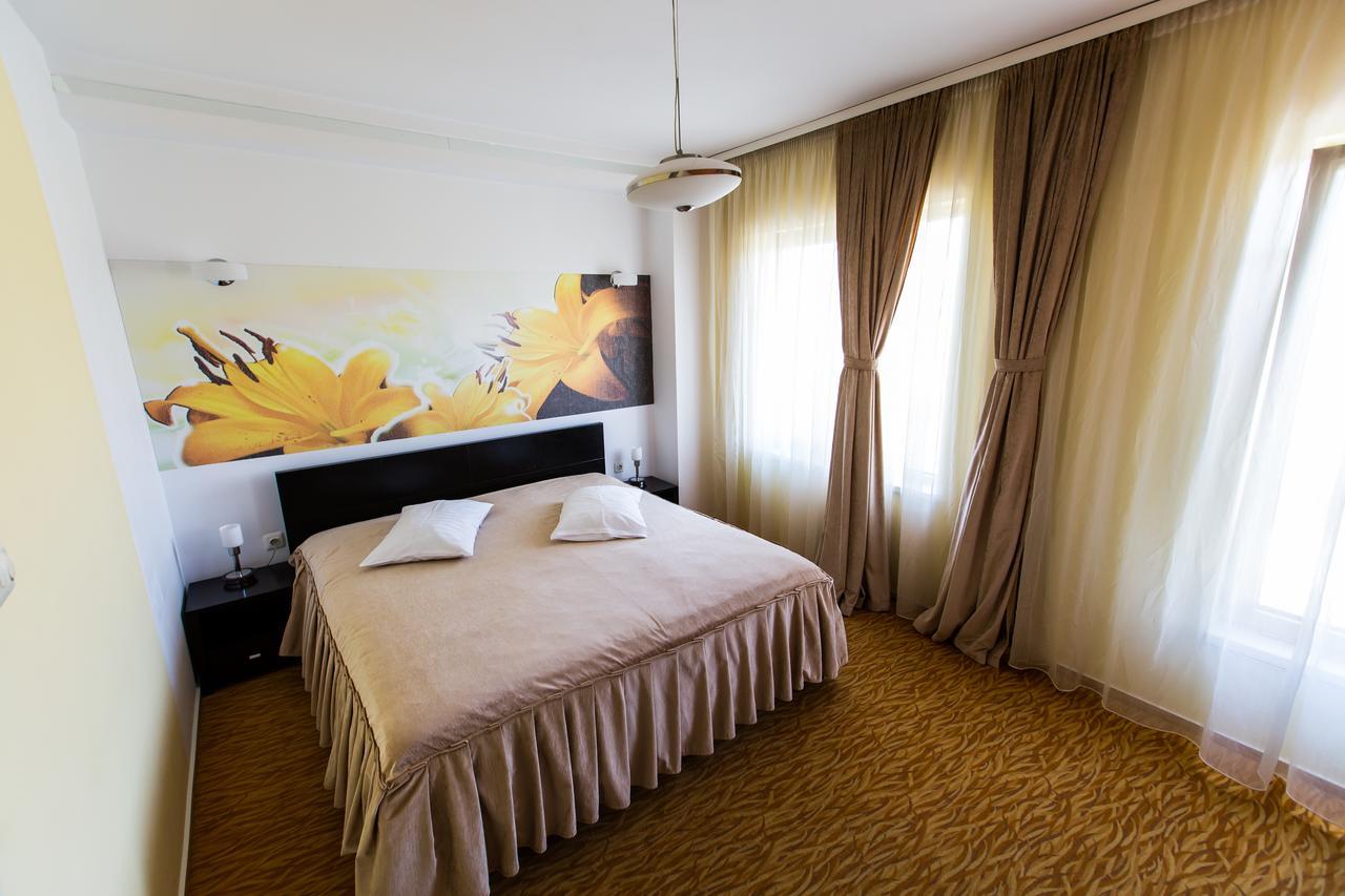 Hotel Grandis Apulum Mioveni Extérieur photo