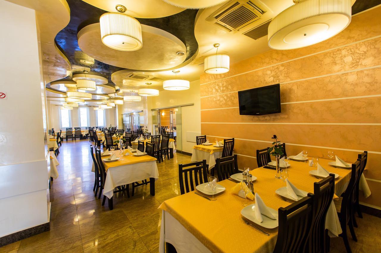 Hotel Grandis Apulum Mioveni Extérieur photo