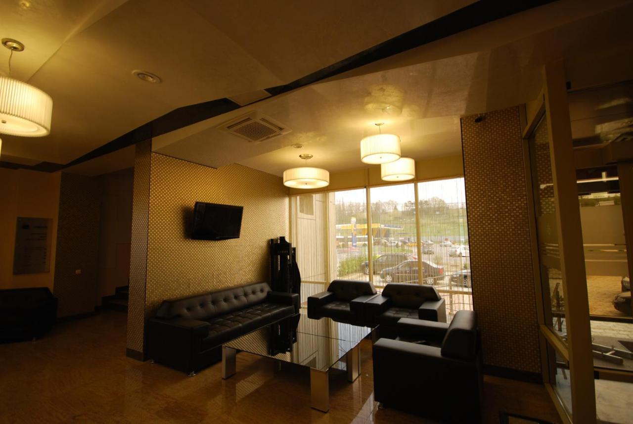 Hotel Grandis Apulum Mioveni Extérieur photo