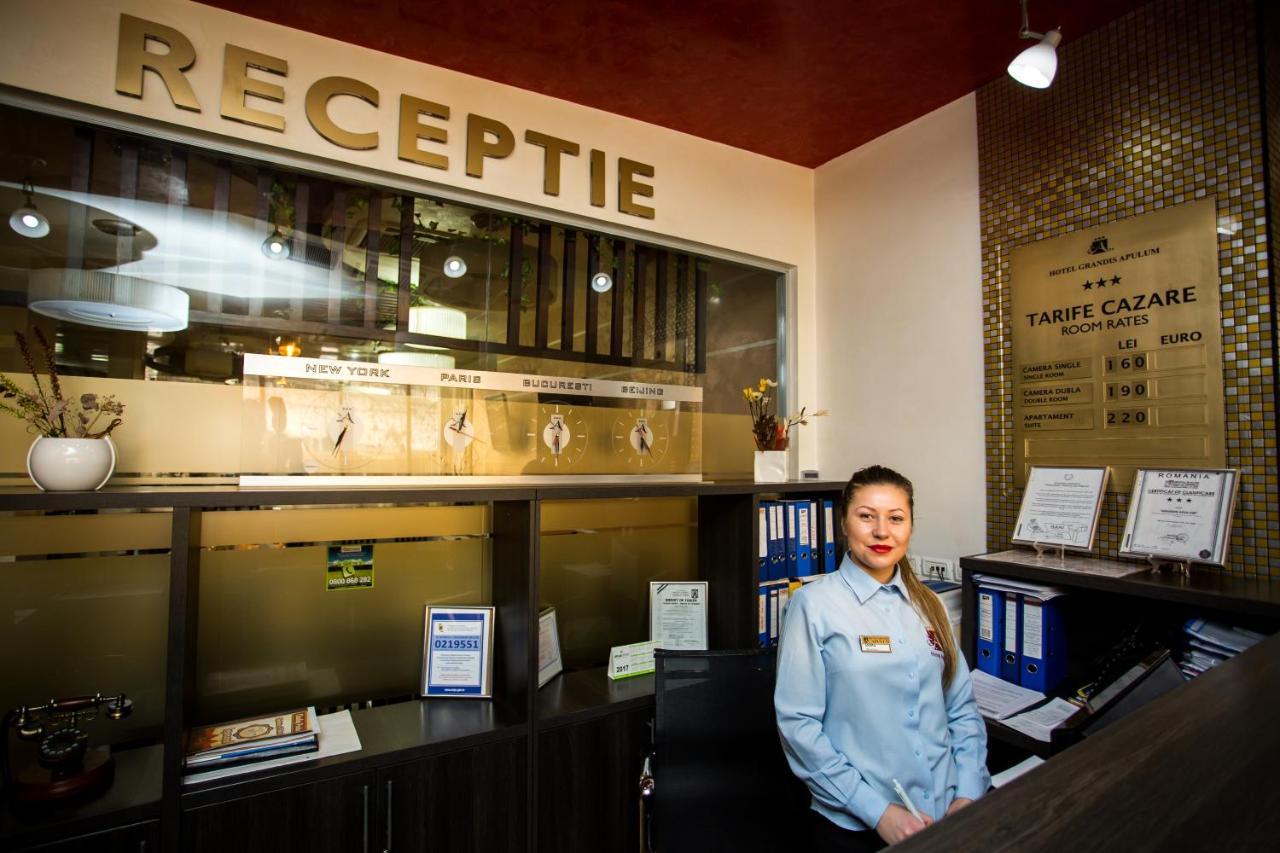 Hotel Grandis Apulum Mioveni Extérieur photo